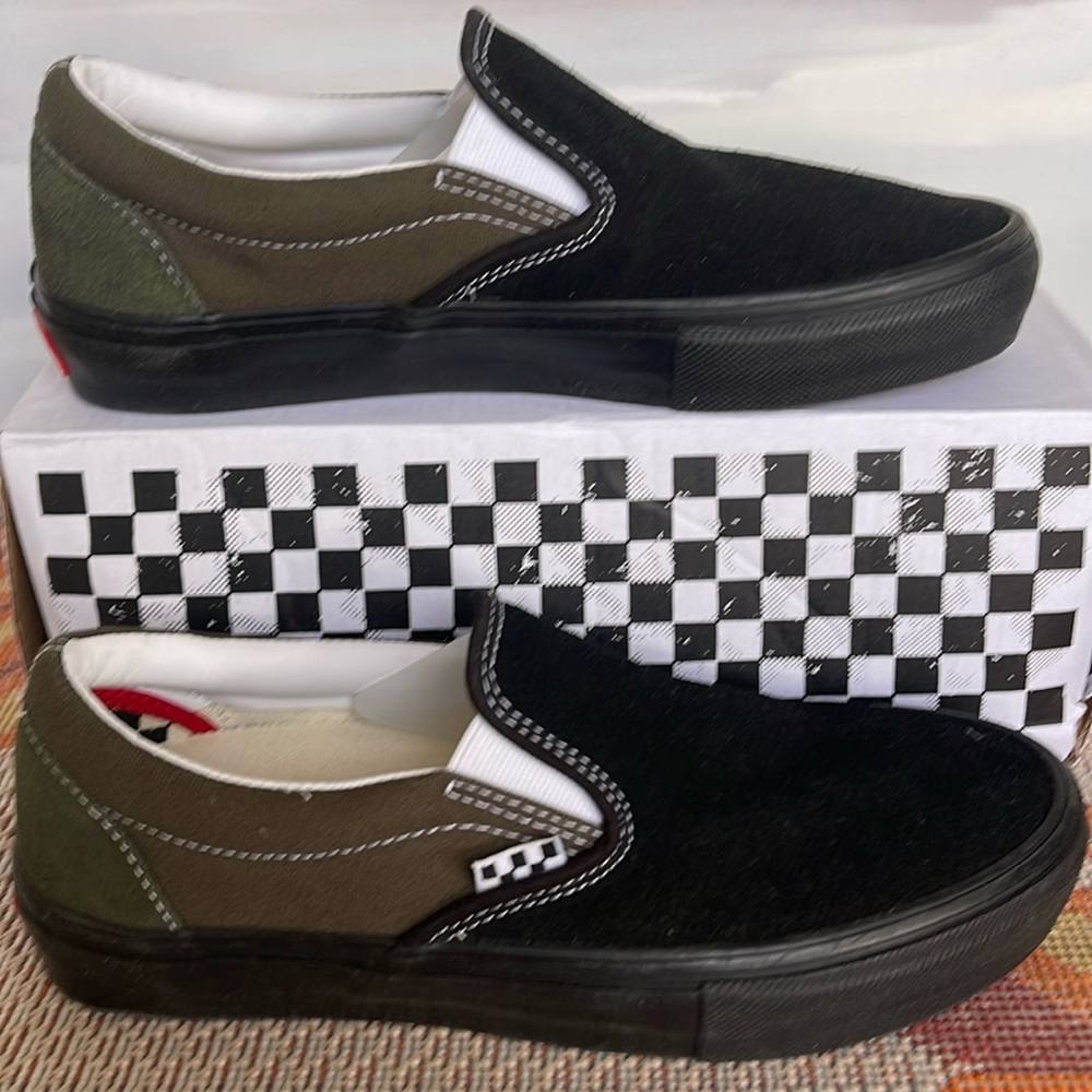 Vans WMNS Skate Slip-On
Black/Grape Leaf
VN0A5FCAKE9
Sneakers
